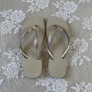 Havaianas Metallic Gold Flip Flops Size 7/8